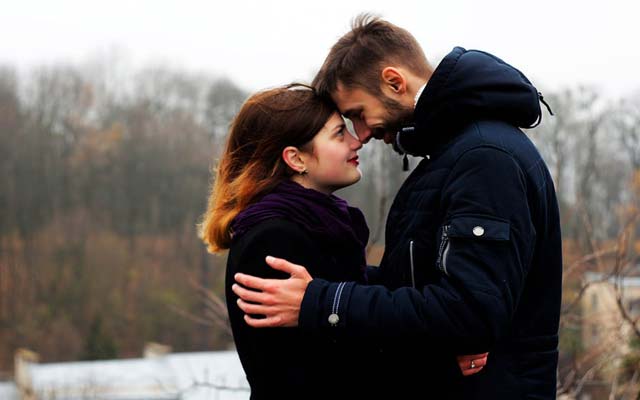 65 Latest Romantic Shayari For Husband And Wife In Hindi